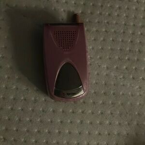 I am selling a phone. It does not actually work because it’s for toddlers. play